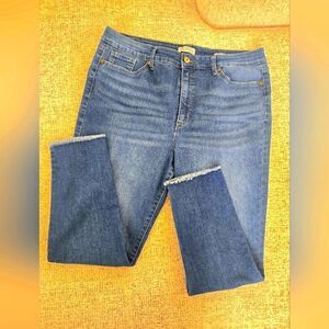 Sofia by Sofia Vergara Blue Ankle Cropped Jeans